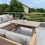 Luxury Maisonette شقة