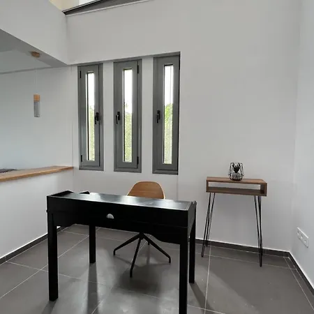 Апартаменты Luxury Maisonette Корони