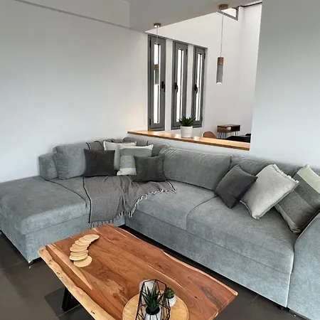 Luxury Maisonette Apartment *