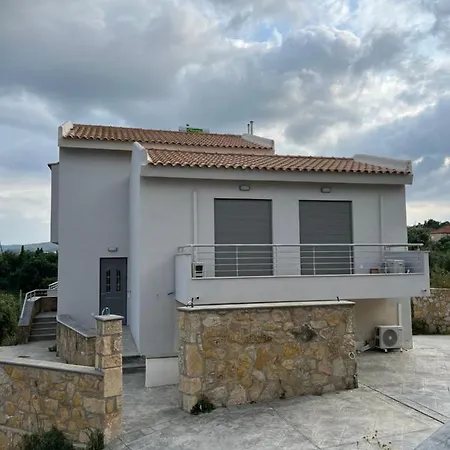 Апартаменты Luxury Maisonette