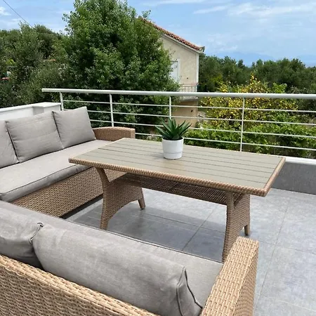 Luxury Maisonette Апартаменты