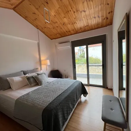 Luxury Maisonette Апартаменты